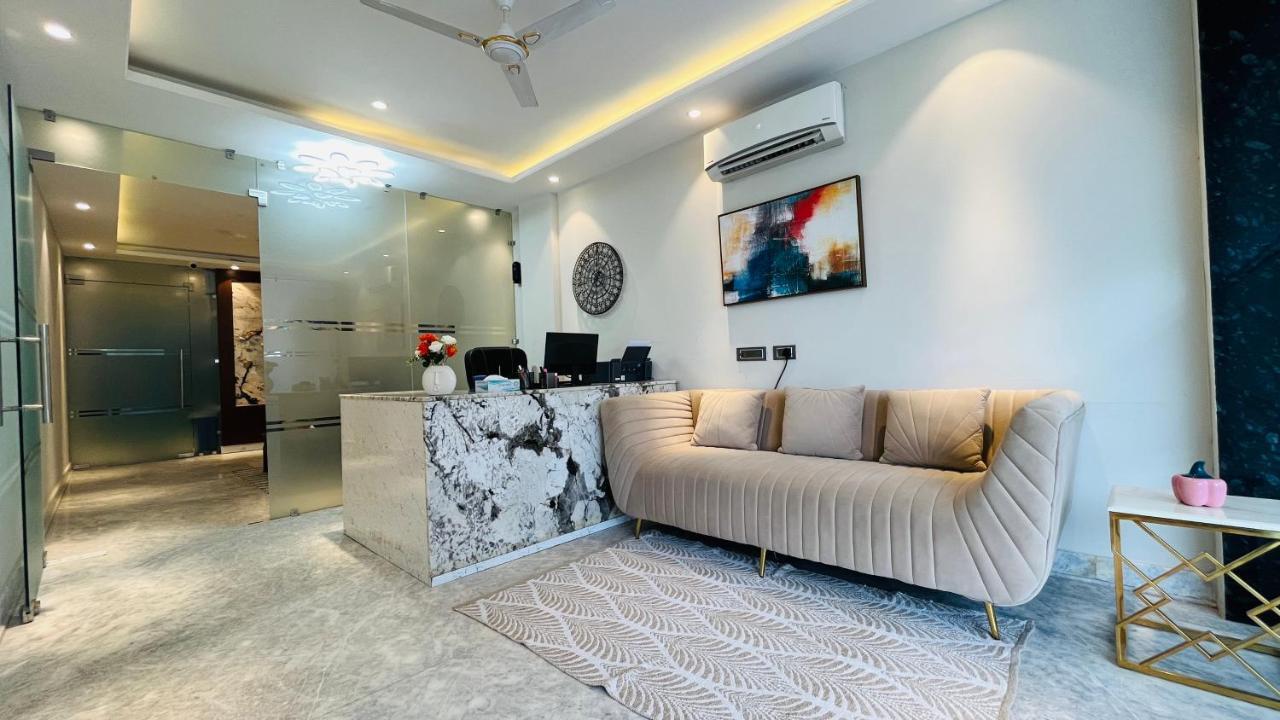Zen Suites Gurgaon - Luxe Stays Collection ภายนอก รูปภาพ