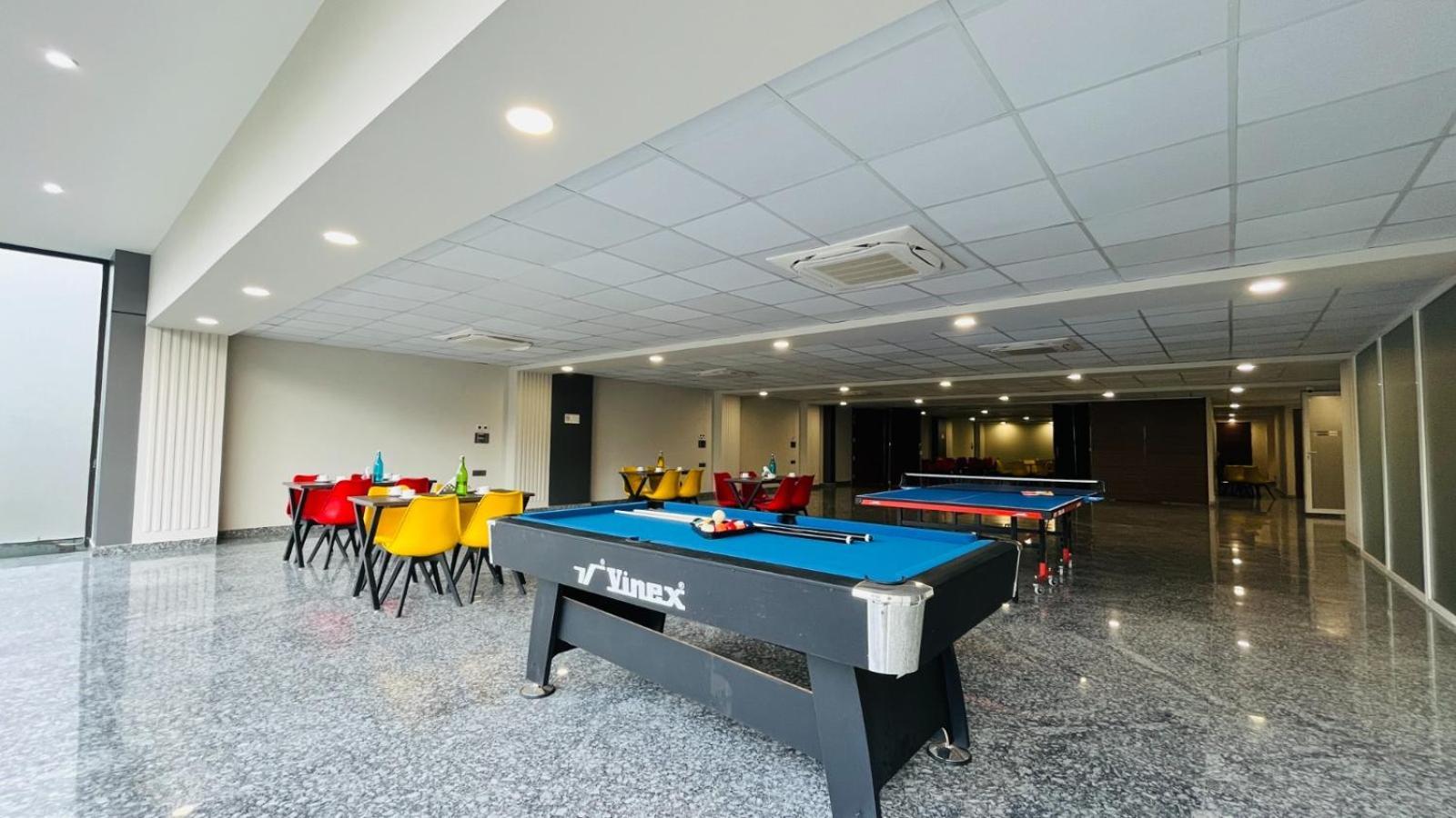 Zen Suites Gurgaon - Luxe Stays Collection ภายนอก รูปภาพ