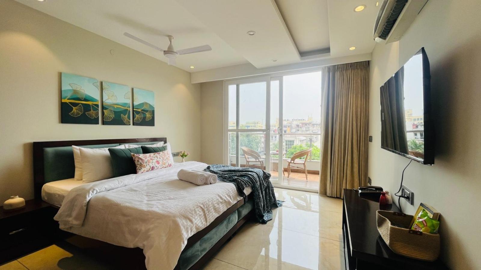 Zen Suites Gurgaon - Luxe Stays Collection ภายนอก รูปภาพ